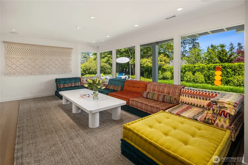1514 Shenandoah Drive E Seattle, WA 98112