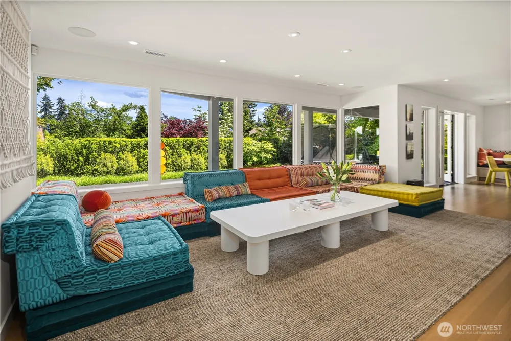 1514 Shenandoah Drive E Seattle, WA 98112