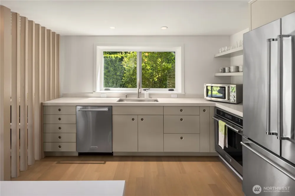 1514 Shenandoah Drive E Seattle, WA 98112