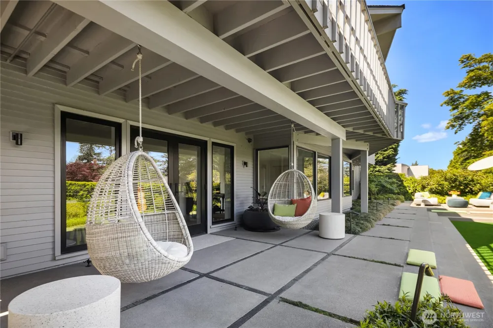 1514 Shenandoah Drive E Seattle, WA 98112