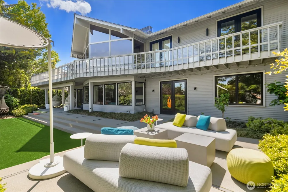 1514 Shenandoah Drive E Seattle, WA 98112