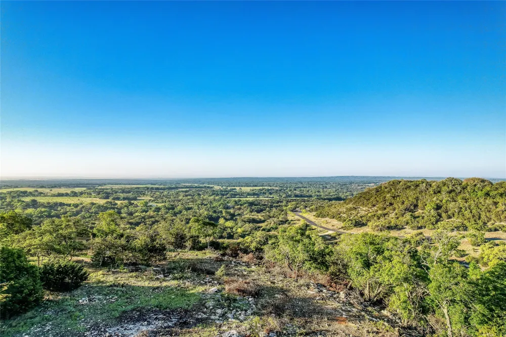102 Big Sky Burnet, TX 78611