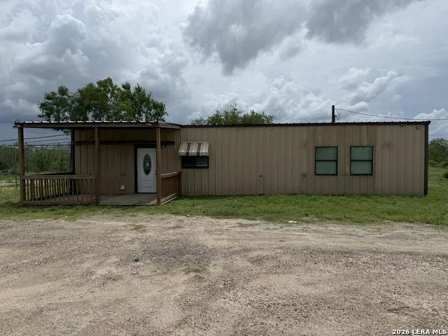 2711 W Highway 72 Three Rivers, TX 78071
