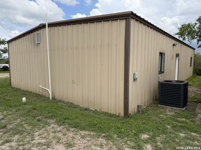 2711 W Highway 72 Three Rivers, TX 78071