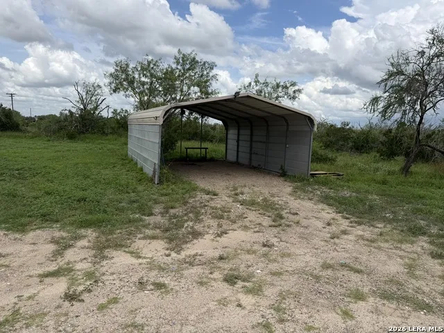 2711 W Highway 72 Three Rivers, TX 78071