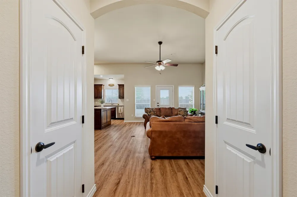 816 E Northside Drive Pilot Point, TX 76258