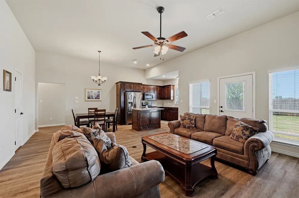 816 E Northside Drive Pilot Point, TX 76258