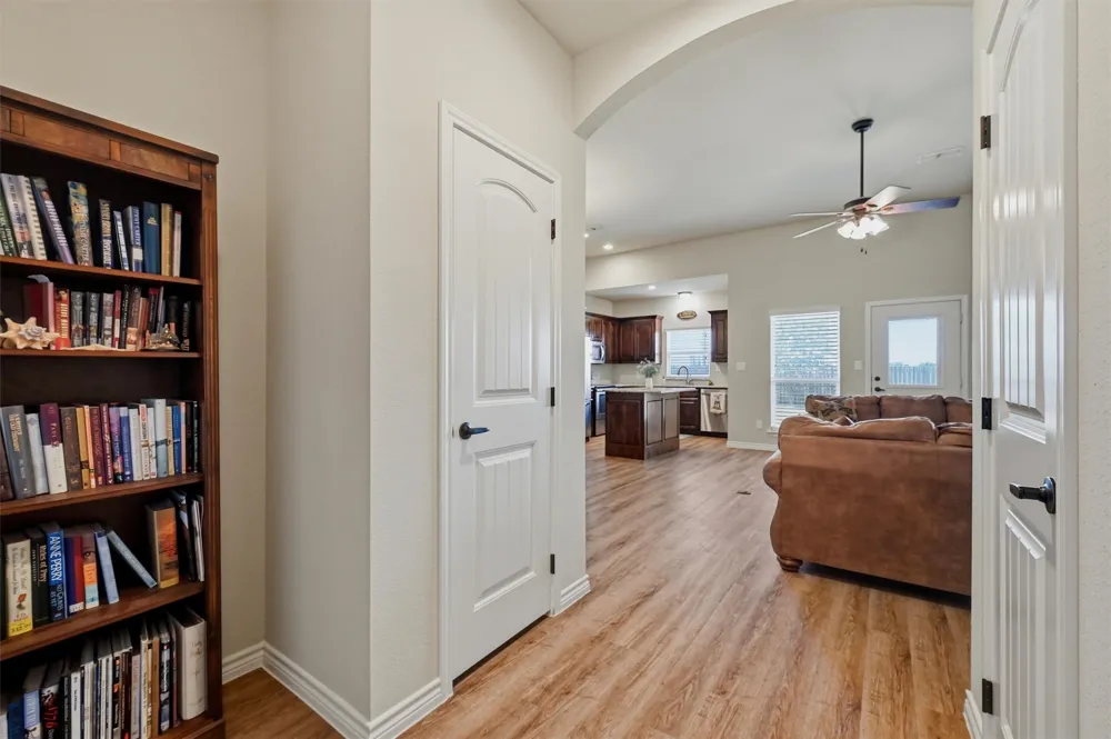 816 E Northside Drive Pilot Point, TX 76258