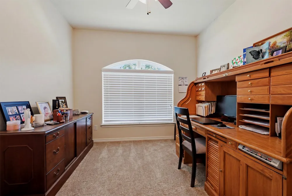 816 E Northside Drive Pilot Point, TX 76258