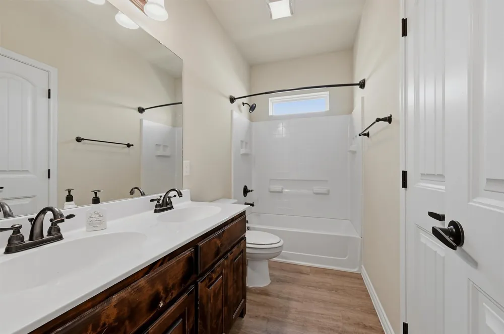 816 E Northside Drive Pilot Point, TX 76258