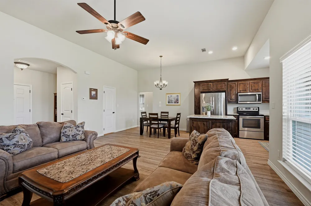 816 E Northside Drive Pilot Point, TX 76258