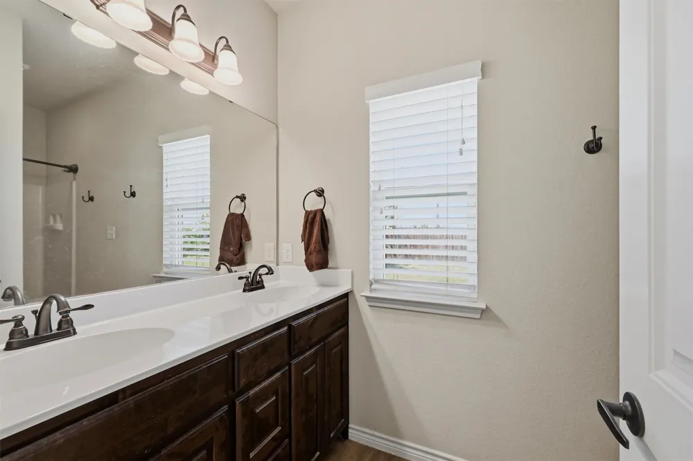 816 E Northside Drive Pilot Point, TX 76258