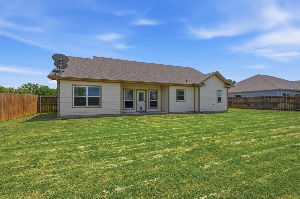 816 E Northside Drive Pilot Point, TX 76258