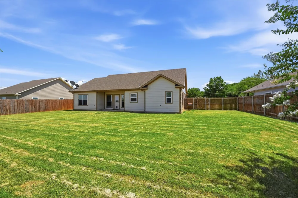 816 E Northside Drive Pilot Point, TX 76258