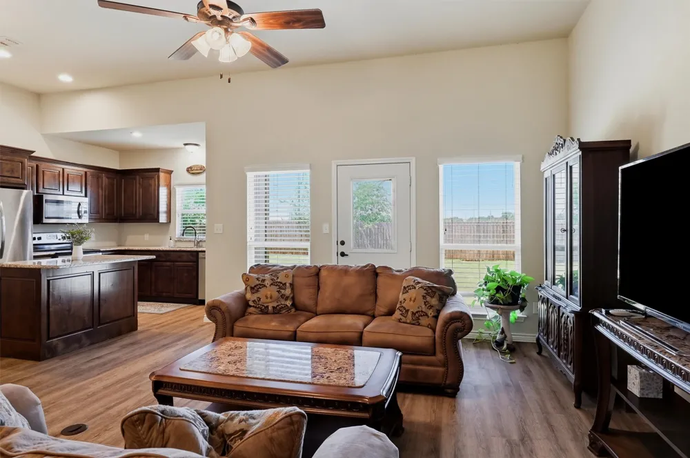 816 E Northside Drive Pilot Point, TX 76258