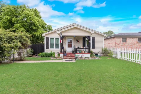 405 Pecan Street
