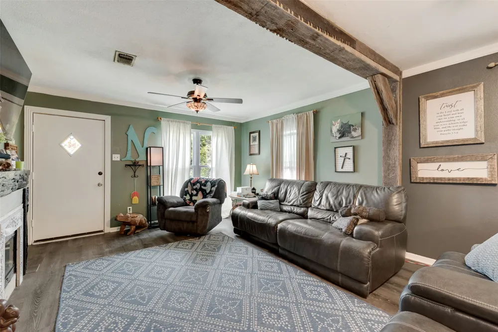 405 Pecan Street Forreston, TX 76041