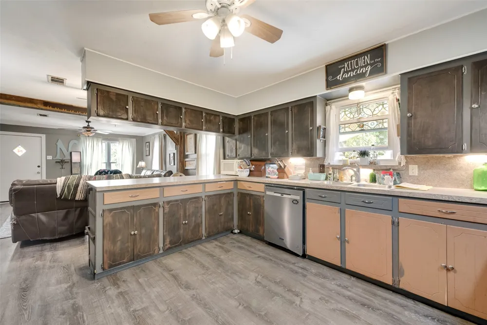 405 Pecan Street Forreston, TX 76041