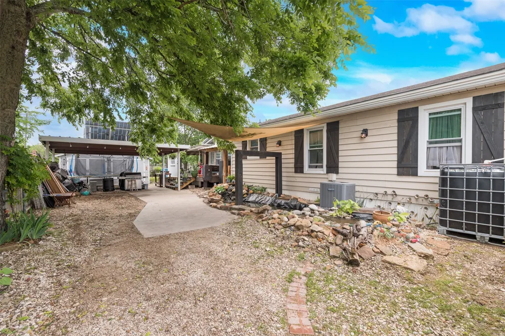 405 Pecan Street Forreston, TX 76041