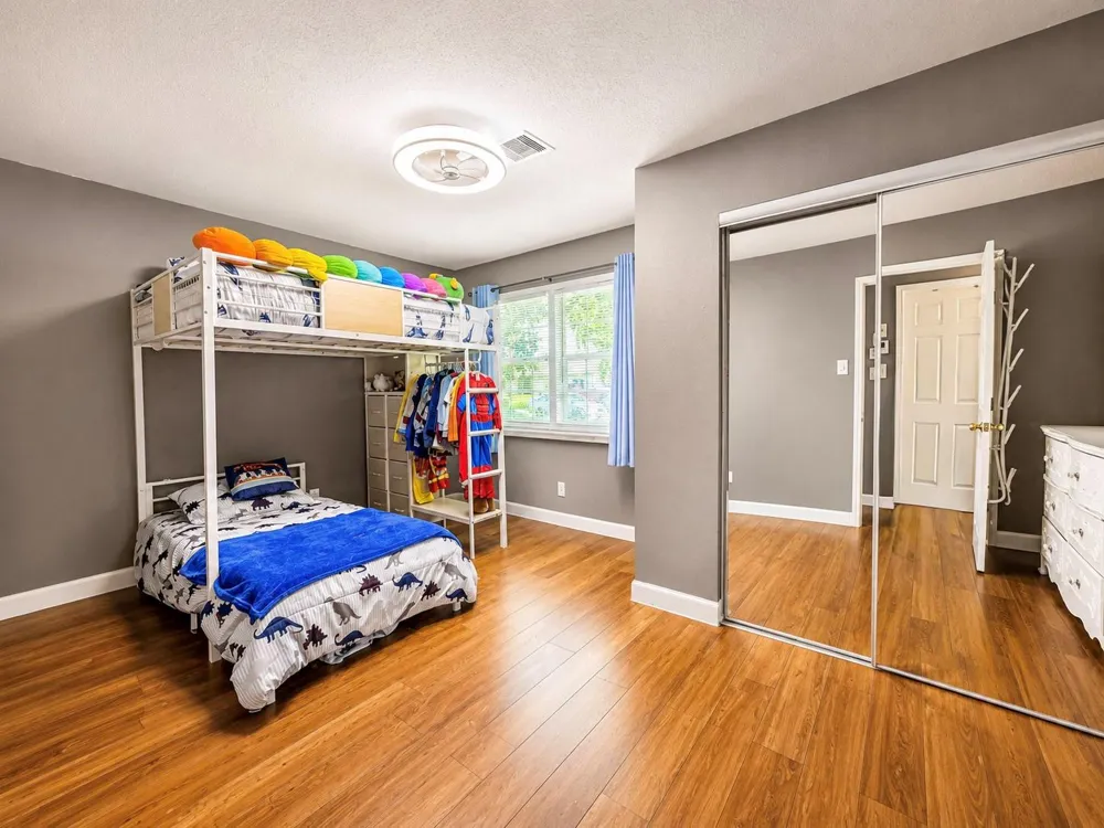 4718 Meadow Park Drive Houston, TX 77048