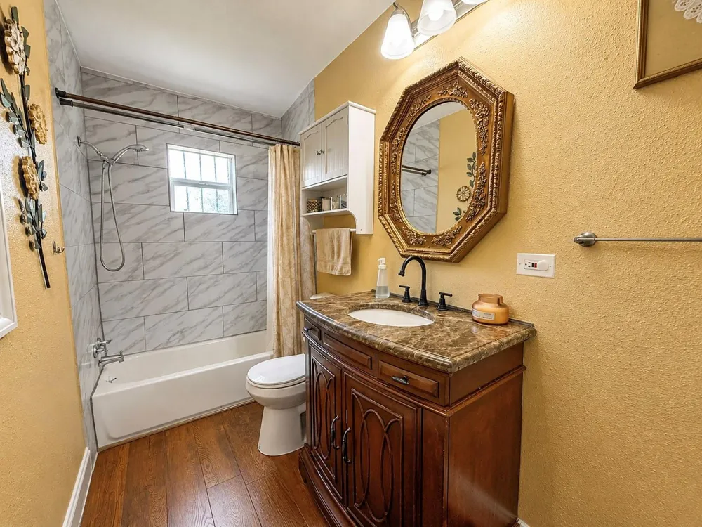4718 Meadow Park Drive Houston, TX 77048