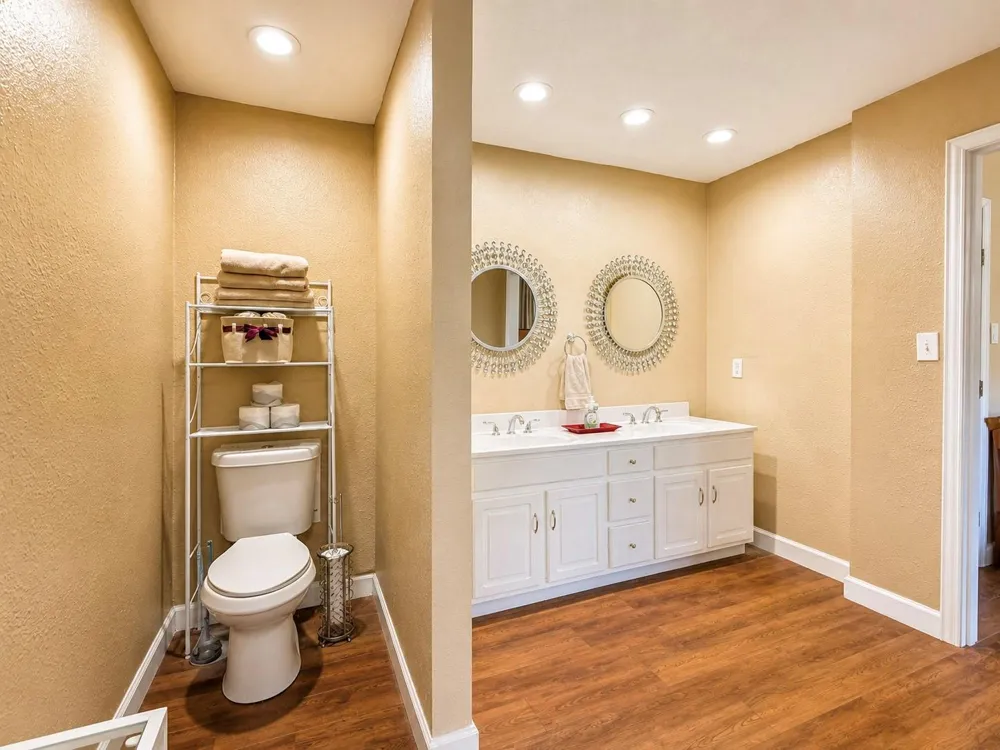 4718 Meadow Park Drive Houston, TX 77048