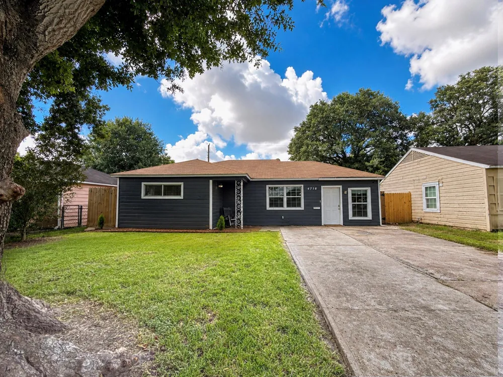 4718 Meadow Park Drive Houston, TX 77048