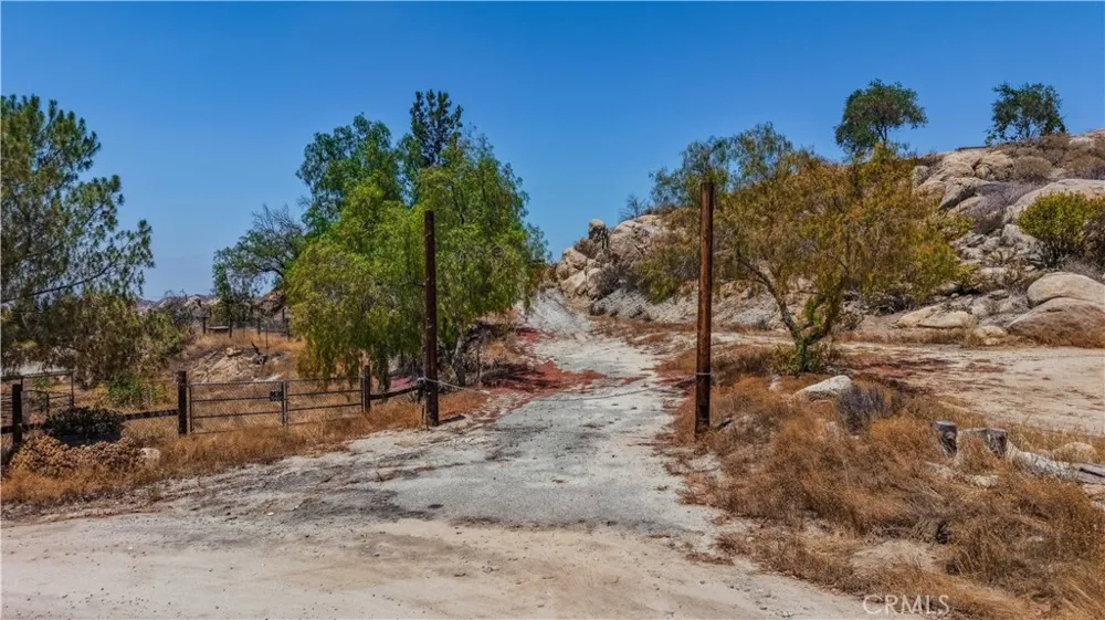 41300 Polly Butte Hemet, CA 92544