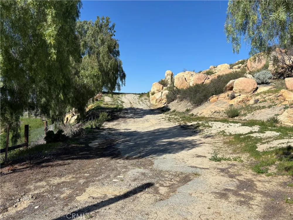 41300 Polly Butte Hemet, CA 92544