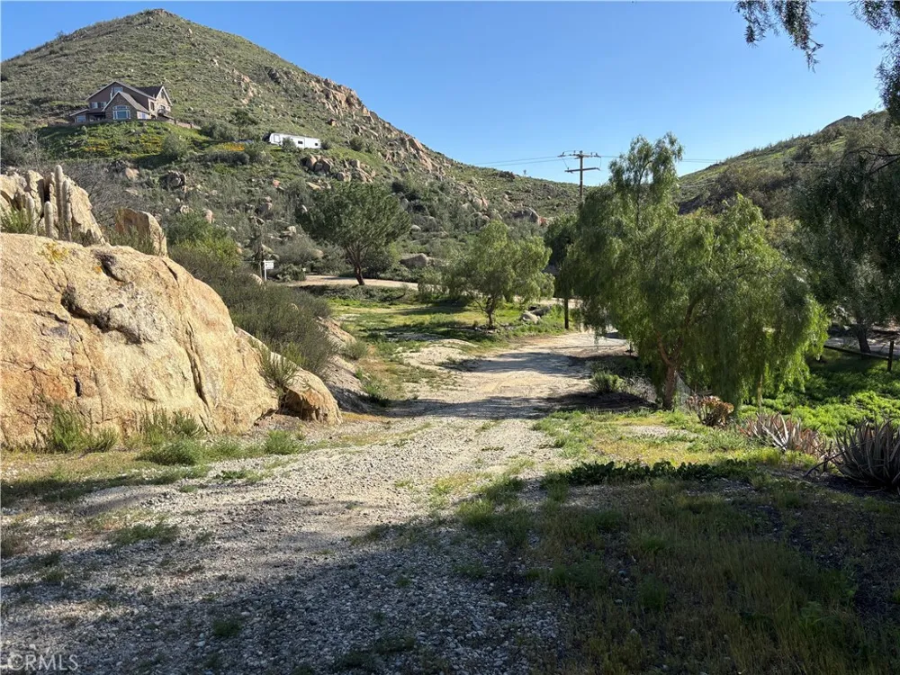 41300 Polly Butte Hemet, CA 92544