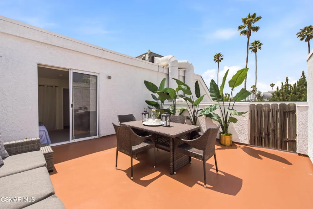 1133 9th Street #301 Santa Monica, CA 90403