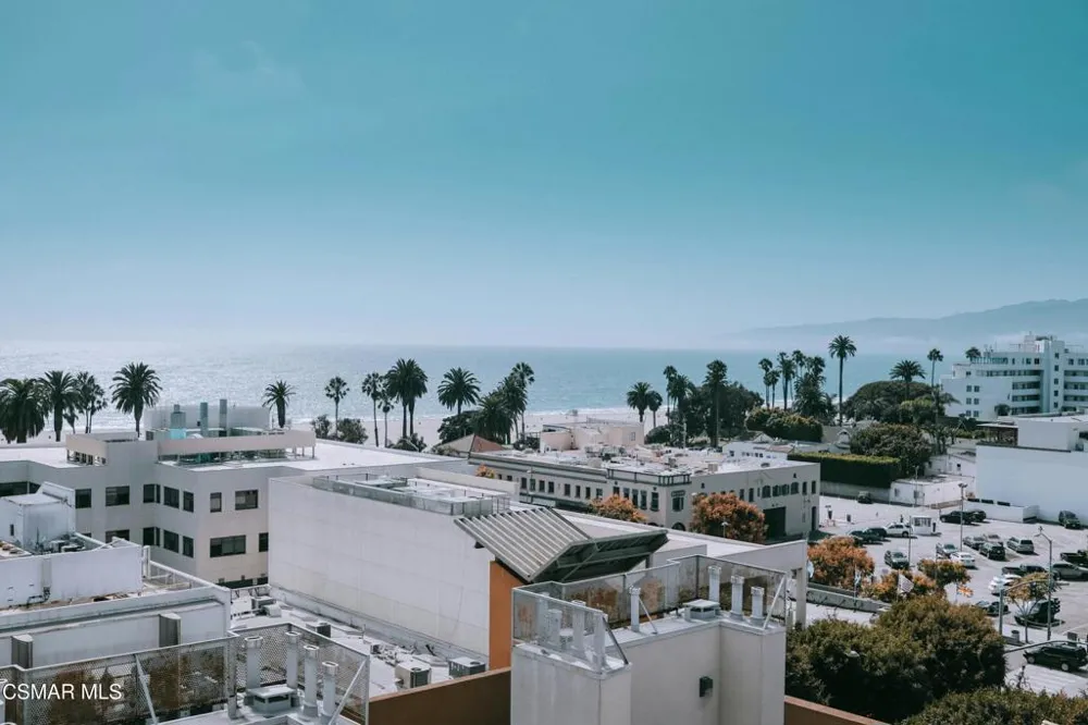 1133 9th Street #301 Santa Monica, CA 90403