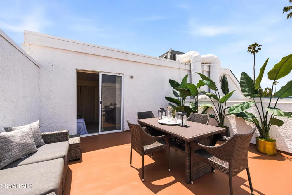 1133 9th Street #301 Santa Monica, CA 90403