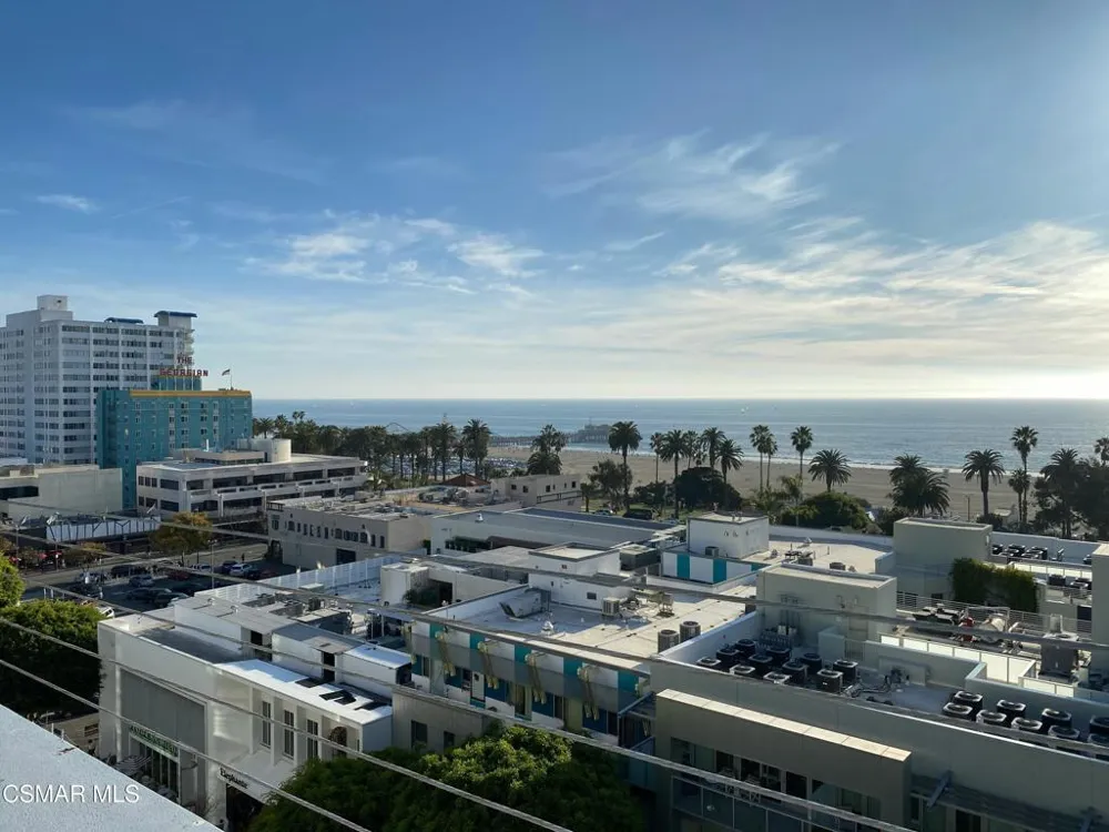 1133 9th Street #301 Santa Monica, CA 90403