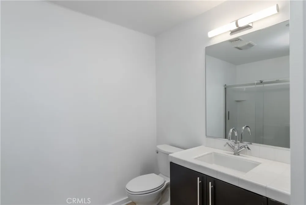 13045 Pacific Promenade #303 Playa Vista, CA 90094