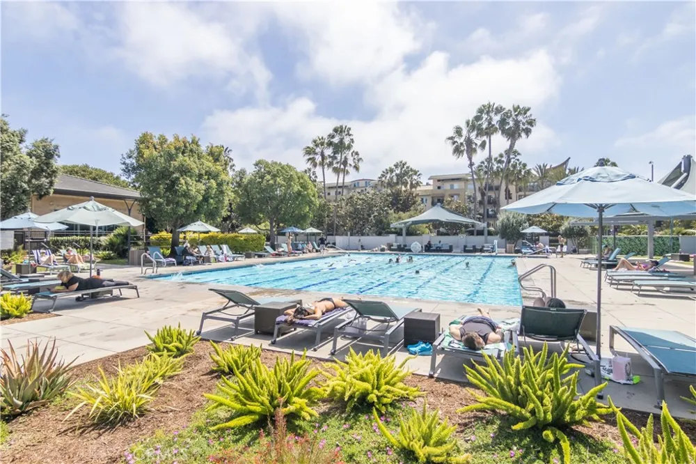 13045 Pacific Promenade #303 Playa Vista, CA 90094