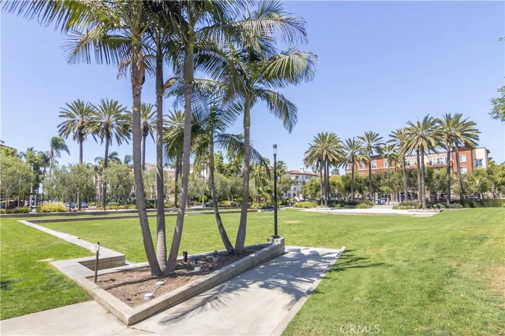 13045 Pacific Promenade #303 Playa Vista, CA 90094