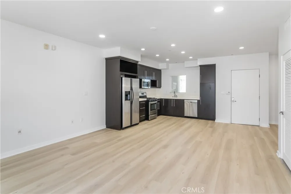 13045 Pacific Promenade #303 Playa Vista, CA 90094