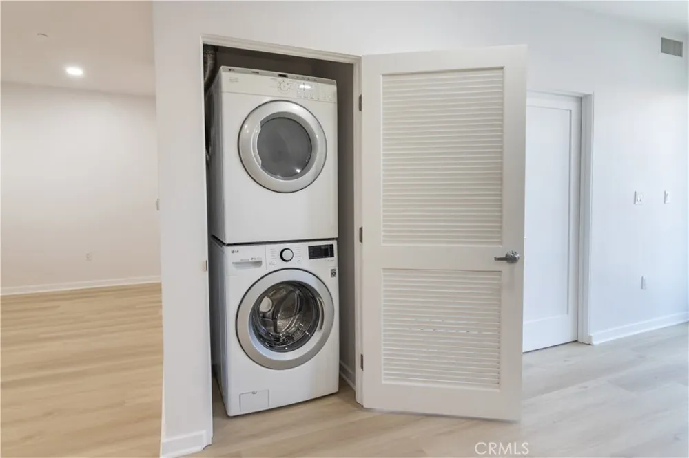 13045 Pacific Promenade #303 Playa Vista, CA 90094