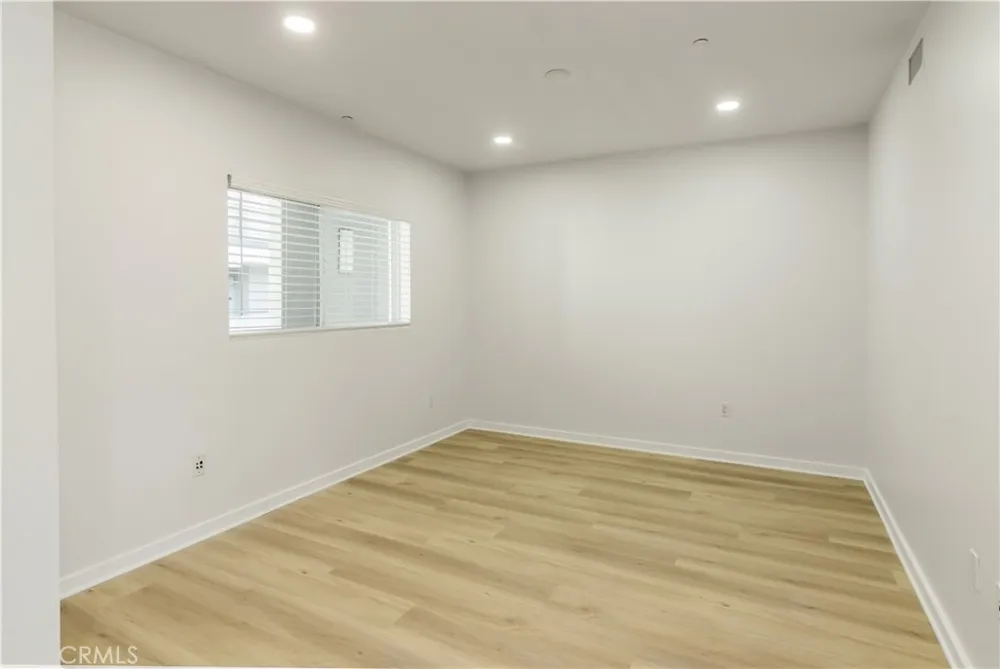 13045 Pacific Promenade #303 Playa Vista, CA 90094