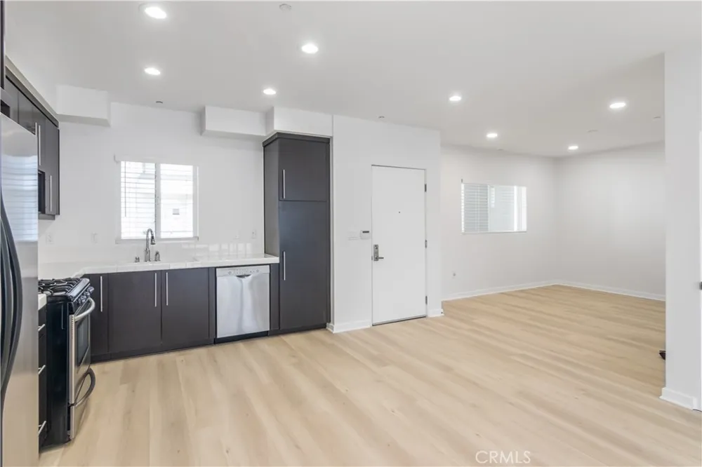 13045 Pacific Promenade #303 Playa Vista, CA 90094