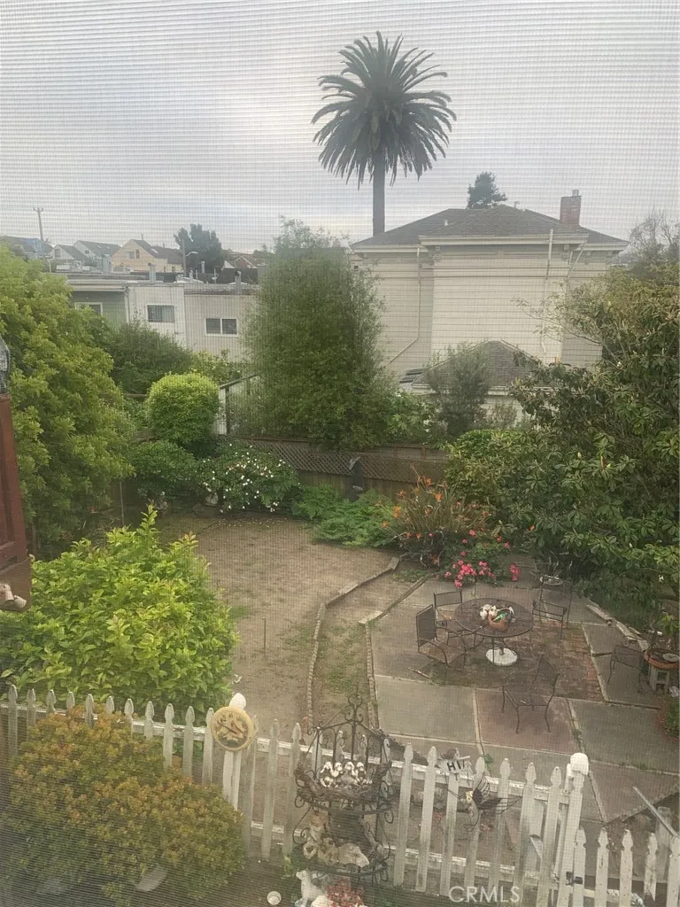 1567 La Salle San Francisco, CA 94124