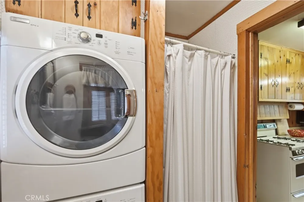 23404 Cloudview Crestline, CA 92325