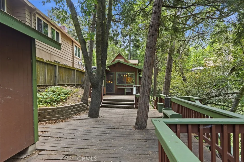 23404 Cloudview Crestline, CA 92325