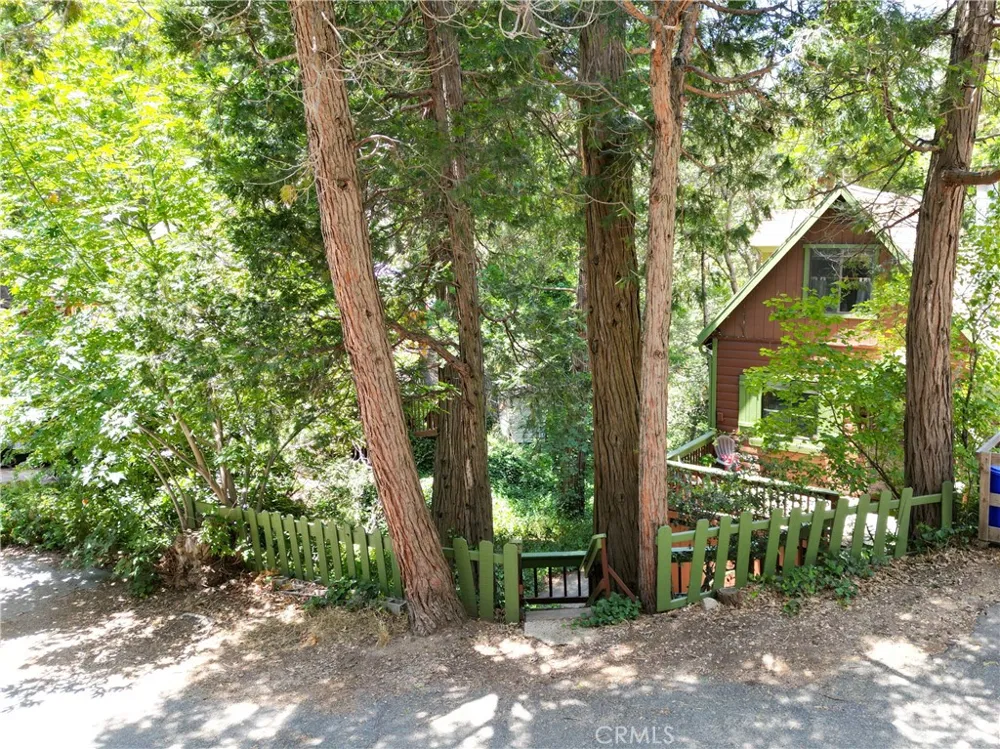 23404 Cloudview Crestline, CA 92325