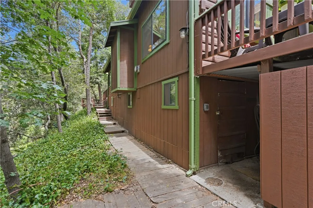 23404 Cloudview Crestline, CA 92325