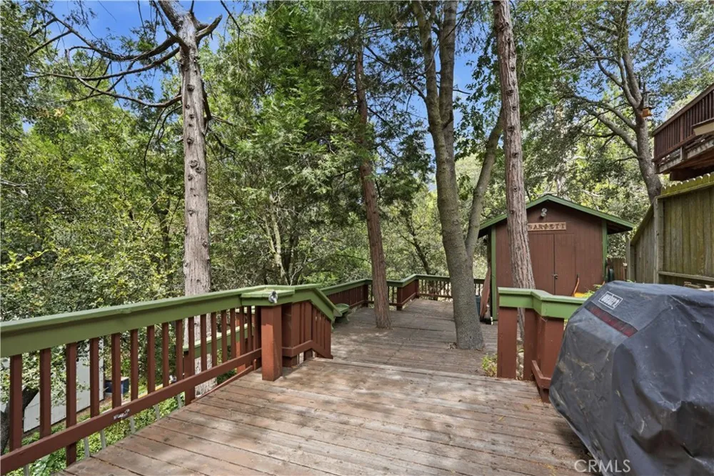 23404 Cloudview Crestline, CA 92325