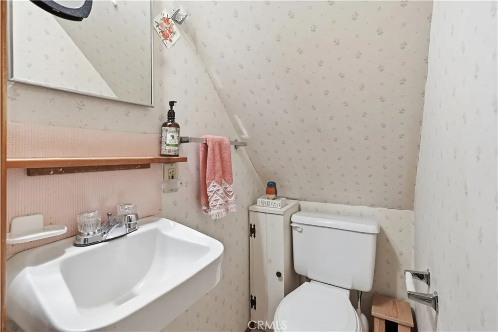 23404 Cloudview Crestline, CA 92325