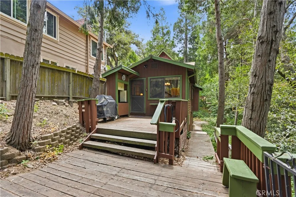 23404 Cloudview Crestline, CA 92325