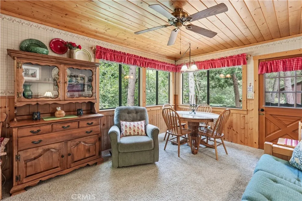 23404 Cloudview Crestline, CA 92325
